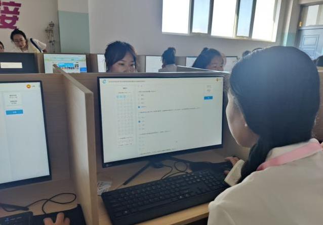 巴彦淖尔这, 面的托育职, 每个人都沉