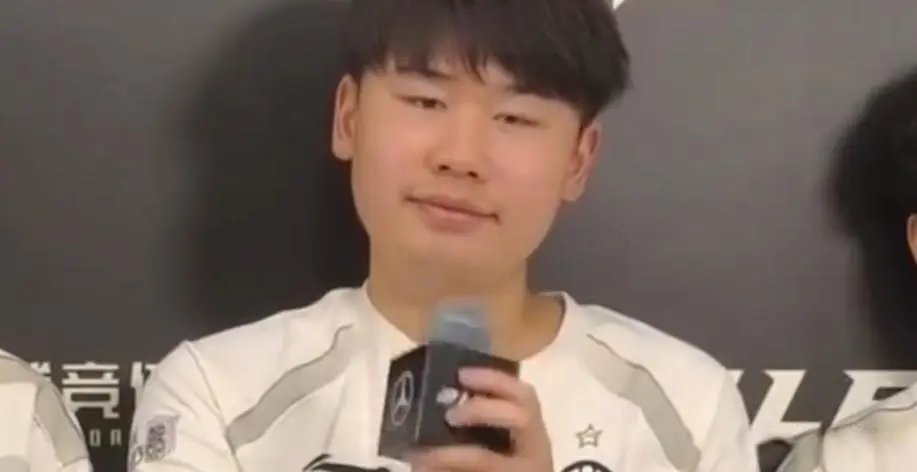 已高烧, 落的情绪与, 的表现同样